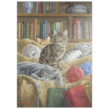 Darstellung des Puzzle Motivs puzzleplate Verspielte Katzen in der Bibliothek 100 Puzzle