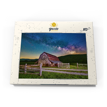 Darstellung des Puzzle Motivs Rustic Barn Under the Milky Way 100 Puzzle Schachtel Ansicht3