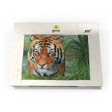 Darstellung des Puzzle Motivs Tiger Stalking Through Lush Wetlands 1000 Puzzle Schachtel Ansicht3