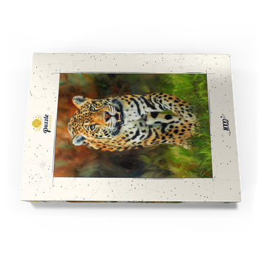 Darstellung des Puzzle Motivs Leopard Stepping Through Lush Grass 1000 Puzzle Schachtel Ansicht3