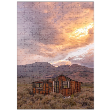 Darstellung des Puzzle Motivs puzzleplate Rustic Cabin Ruin in Eastern Sierra Sunset 200 Puzzle