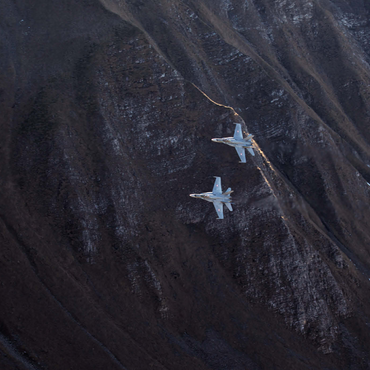 Darstellung des Puzzle Motivs McDonnell Douglas - Boeing F/A-18C Hornet 1000 Puzzle 3D Modell