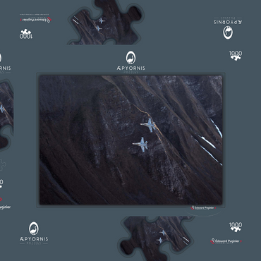 Darstellung des Puzzle Motivs McDonnell Douglas - Boeing F/A-18C Hornet 1000 Puzzle Schachtel 3D Modell