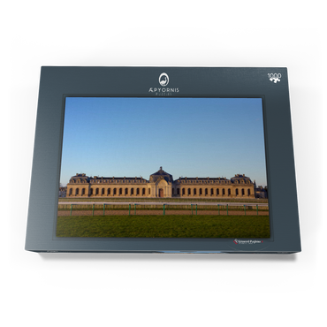 Darstellung des Puzzle Motivs Chantilly Castel horse track building 1000 Puzzle Schachtel Ansicht3