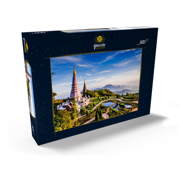 Darstellung des Puzzle Motivs Landschaft mit zwei Pagoden auf dem Gipfel des Inthanon-Bergs, Chiang Mai, Thailand 500 Puzzle Schachtel Ansicht2