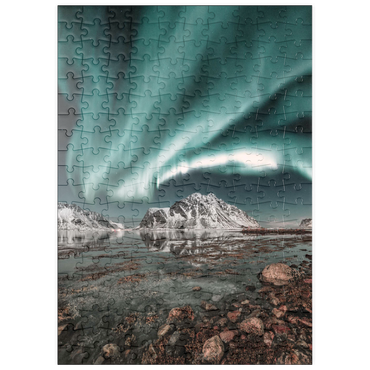 Darstellung des Puzzle Motivs puzzleplate Nordlicht, Aurora borealis über erstaunlicher Landschaft in Lofoten, Norwegen 200 Puzzle
