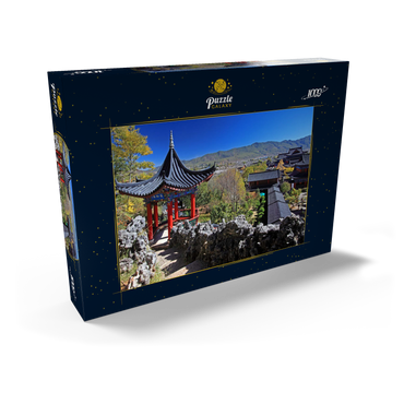 Darstellung des Puzzle Motivs Aussichtspavillon über der Residenz der Naxi Herrscher Mu in der Altstadt Dayan in Lijiang, Provinz Yunnan, China 1000 Puzzle Schachtel Ansicht2