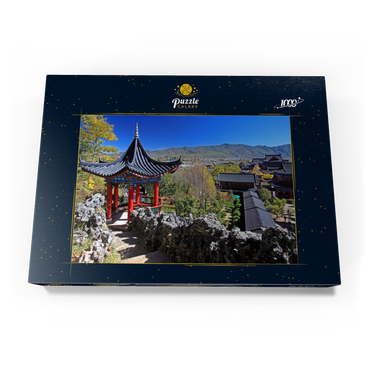 Darstellung des Puzzle Motivs Aussichtspavillon über der Residenz der Naxi Herrscher Mu in der Altstadt Dayan in Lijiang, Provinz Yunnan, China 1000 Puzzle Schachtel Ansicht3