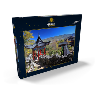 Darstellung des Puzzle Motivs Aussichtspavillon über der Residenz der Naxi Herrscher Mu in der Altstadt Dayan in Lijiang, Provinz Yunnan, China 100 Puzzle Schachtel Ansicht2