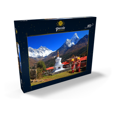 Darstellung des Puzzle Motivs Mönche vor der Stupa in der buddhistischen Klosteranlage Tengpoche gegen Mount Everest (8848m), Nepal 100 Puzzle Schachtel Ansicht2