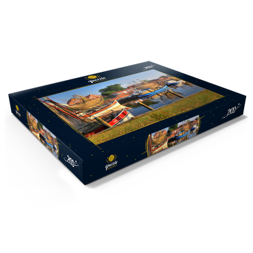 Darstellung des Puzzle Motivs Fischerhafen mit Krabbenkuttern im Morgenlicht 200 Puzzle Schachtel Ansicht1