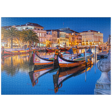 Darstellung des Puzzle Motivs puzzleplate Boote der moliceiros, der ehemaligen Tangfischer auf dem Kanal in der Universitätsstadt Aveiro 1000 Puzzle