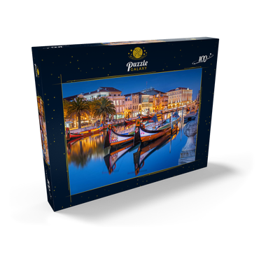 Darstellung des Puzzle Motivs Boote der moliceiros, der ehemaligen Tangfischer auf dem Kanal in der Universitätsstadt Aveiro 100 Puzzle Schachtel Ansicht2