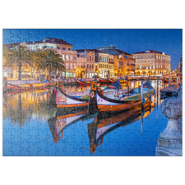 Darstellung des Puzzle Motivs puzzleplate Boote der moliceiros, der ehemaligen Tangfischer auf dem Kanal in der Universitätsstadt Aveiro 200 Puzzle