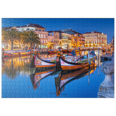 Darstellung des Puzzle Motivs puzzleplate Boote der moliceiros, der ehemaligen Tangfischer auf dem Kanal in der Universitätsstadt Aveiro 500 Puzzle