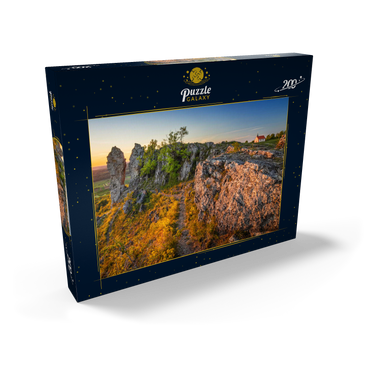 Darstellung des Puzzle Motivs Abend auf dem Zeugenberg Ehrenbürg, auch Walberla genannt, mit der Walburgiskapelle 200 Puzzle Schachtel Ansicht2