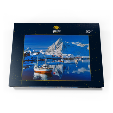 Darstellung des Puzzle Motivs Sakrisoy Hafen bei Reine mit Olstinden (674m) 500 Puzzle Schachtel Ansicht3