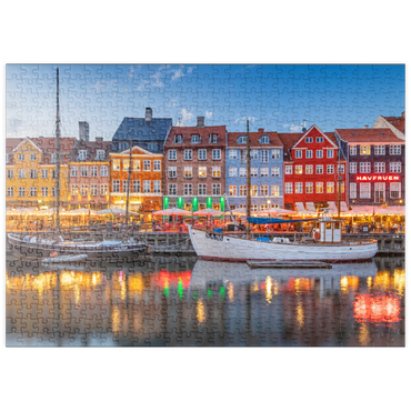 Darstellung des Puzzle Motivs puzzleplate Abend am Stichkanal Nyhavn im Stadtteil Frederiksstaden 500 Puzzle