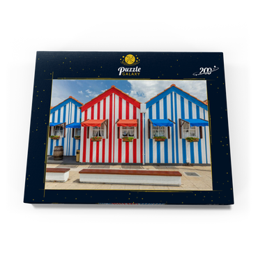 Darstellung des Puzzle Motivs Bunte Holzhäuser im Bade- und Fischerort Costa Nova an der Atlantikküste 200 Puzzle Schachtel Ansicht3
