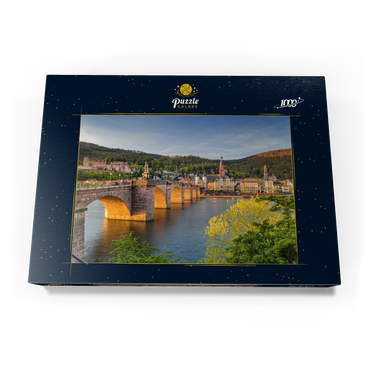 Darstellung des Puzzle Motivs Heidelberger Schloss und Alte Brücke über den Neckar am frühen Morgen 1000 Puzzle Schachtel Ansicht3
