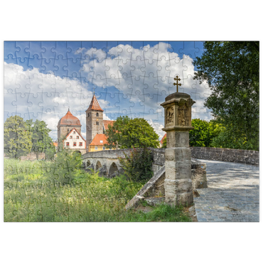Darstellung des Puzzle Motivs puzzleplate Altmühlbrücke in Ornbau mit dem Stadttor in die Altstadt am Altmühl Radweg 200 Puzzle