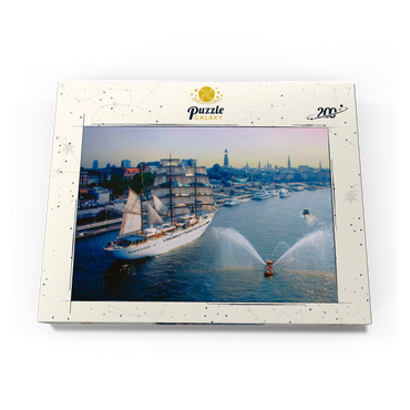 Darstellung des Puzzle Motivs Begrüßung der Sea Cloud an den St. Pauli Landungsbrücken, Hamburg, Deutschland 200 Puzzle Schachtel Ansicht3