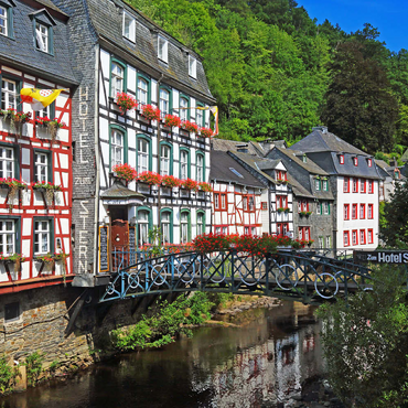 Darstellung des Puzzle Motivs Fachwerkhäuser an der Rur, Monschau 100 Puzzle 3D Modell