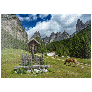 Darstellung des Puzzle Motivs puzzleplate Marterl am Rechten Leger gegen Grasleitengruppe und Valbonagruppe, Trentino-Südtirol, Italien 1000 Puzzle