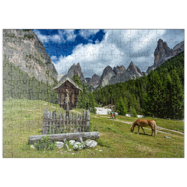 Darstellung des Puzzle Motivs puzzleplate Marterl am Rechten Leger gegen Grasleitengruppe und Valbonagruppe, Trentino-Südtirol, Italien 200 Puzzle