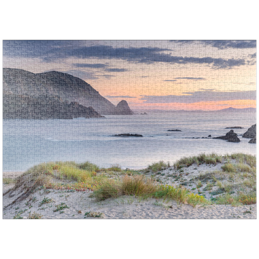 Darstellung des Puzzle Motivs puzzleplate Abend am Strand Praia de A Mouriillá bei Valdoviño 1000 Puzzle