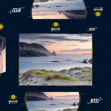 Darstellung des Puzzle Motivs Abend am Strand Praia de A Mouriillá bei Valdoviño 1000 Puzzle Schachtel 3D Modell