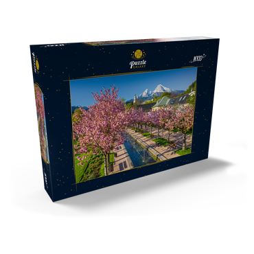 Darstellung des Puzzle Motivs Blühende Kirschbäume, Kirschblüte im Kurgarten von Berchtesgaden mit dem Watzmann 1000 Puzzle Schachtel Ansicht2