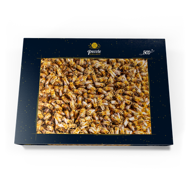 Darstellung des Puzzle Motivs Arbeiter Honigbienen auf einem Rahmen aus einem Bienenstock. 500 Puzzle Schachtel Ansicht3