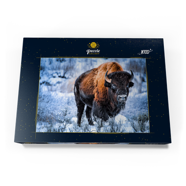 Darstellung des Puzzle Motivs Amerikanischer Bison, kauert im Winter im Schnee, Yellowstone National Park 1000 Puzzle Schachtel Ansicht3