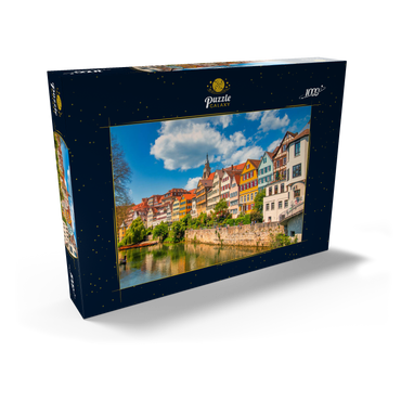 Darstellung des Puzzle Motivs Tübingen in Stuttgart, Deutschland Farbiges Haus am Flussufer und blauer Himmel. Schöne alte Stadt in Europa. Leute sitzen an der Wand. Boote aus Holz, die am Dock befestigt sind. 1000 Puzzle Schachtel Ansicht2