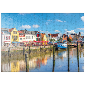 Darstellung des Puzzle Motivs Hafen von Husum, Nordfriesland, Nordsee, Schleswig-Holstein - Puzzleteile: 200