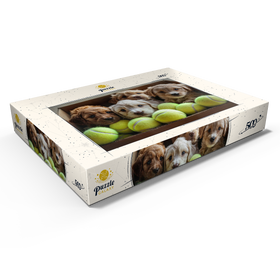 Darstellung des Puzzle Motivs Entzückende Welpen in Box mit Tennisbällen - Puzzleteile: 500