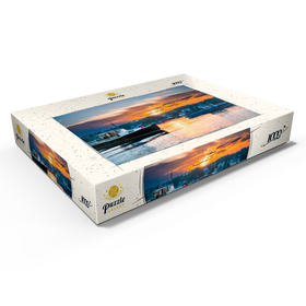 Alternative Darstellung des Puzzle-Motivs Fischerboote bei Sonnenuntergang im Küstenhafen – Puzzleteile: 1000
