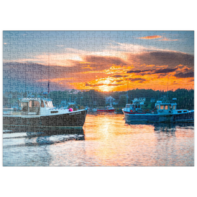 Darstellung des Puzzle Motivs Fischerboote bei Sonnenuntergang im Küstenhafen - Puzzleteile: 500