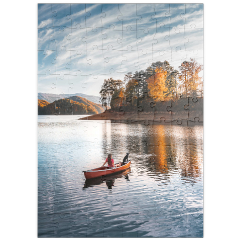 Darstellung des Puzzle Motivs Kanufahren auf einem ruhigen See im Herbst puzzleplate Canoeing on Tranquil Lake in Autumn 100 Puzzle