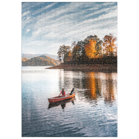 Darstellung des Puzzle Motivs Kanufahren auf einem ruhigen See im Herbst - Puzzleteile: 500