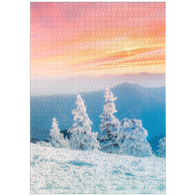Darstellung des Puzzle Motivs Schneebedeckte Bäume bei Sonnenuntergang im Wintergebirge - Puzzleteile: 1000