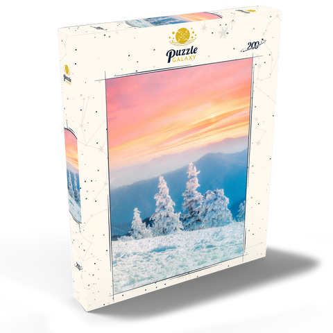 Darstellung des Puzzle Motivs Schneebedeckte Bäume bei Sonnenuntergang im Wintergebirge Snow-Covered Trees at Sunset in Winter Mountains 200 Puzzle Schachtel Ansicht2