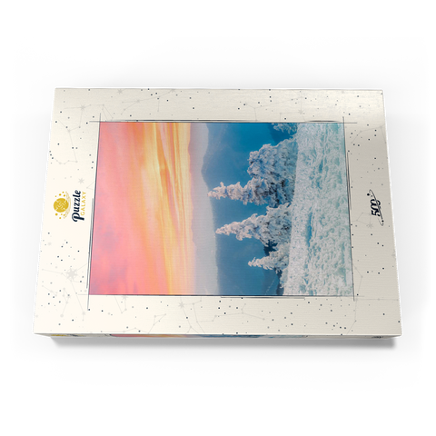 Darstellung des Puzzle Motivs Schneebedeckte Bäume bei Sonnenuntergang im Wintergebirge Snow-Covered Trees at Sunset in Winter Mountains 500 Puzzle Schachtel Ansicht3
