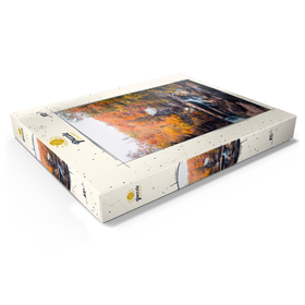 Darstellung des Puzzle Motivs Historische Mühle inmitten leuchtenden Herbstlaubs - Puzzleteile: 100