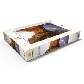 Darstellung des Puzzle Motivs Kurvenreiche Straße durch lebendigen Herbstwald - Puzzleteile: 1000