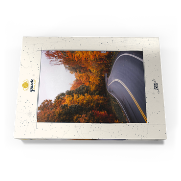 Darstellung des Puzzle Motivs Winding Road Through Vibrant Autumn Forest 500 Puzzle Schachtel Ansicht3
