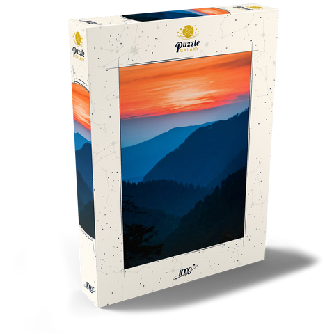 Darstellung des Puzzle Motivs Sonnenuntergang über geschichteten Gebirgsketten Sunset Over Layered Mountain Ranges 1000 Puzzle Schachtel Ansicht2