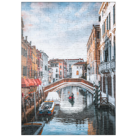 Darstellung des Puzzle-Motivs Charmanter venezianischer Kanal mit Brücke – Puzzleteile: 200