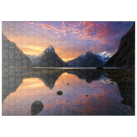 Darstellung des Puzzle Motivs Milford Sound bei Sonnenuntergang, Neuseeland puzzleplate Milford Sound at Sunset, New Zealand 200 Puzzle
